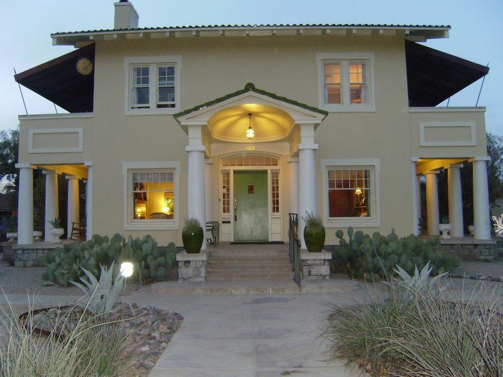 Catalina Park Inn Bed And Breakfast Tucson Exterior photo